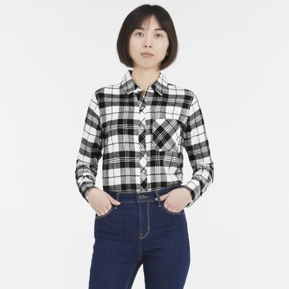 Gap Ladies Relaxed Fit Boyfriend Flannel Sz Small Black/Billie Plaid NWT - Picture 3 of 10